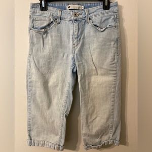 Womens Levi’s Light‎ Wash Cropped Denim Jean Capris Size 6